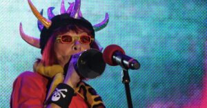 Rita Lee em apresentação musical associada ao enredo da Mocidade 2026