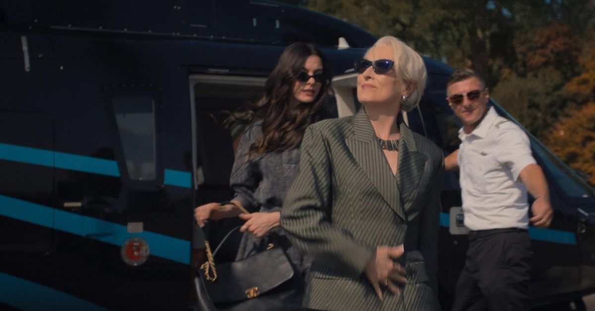 Cena de O Diabo Veste Prada 2 mostra Miranda Priestly ao lado de Andy Sachs