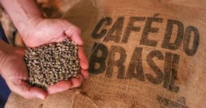 Preço do café cai pelo sétimo mês e alivia consumidor