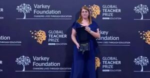 Professora brasileira recebe prêmio internacional da Varkey Foundation