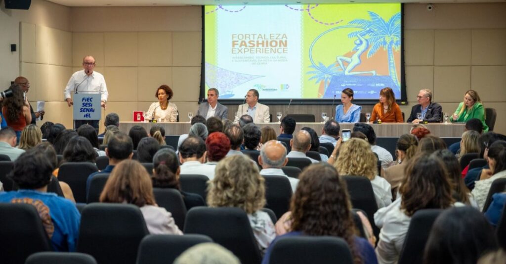 Rota da Moda durante o Fortaleza Fashion Experience na FIEC com autoridades e empresários do setor têxtil
