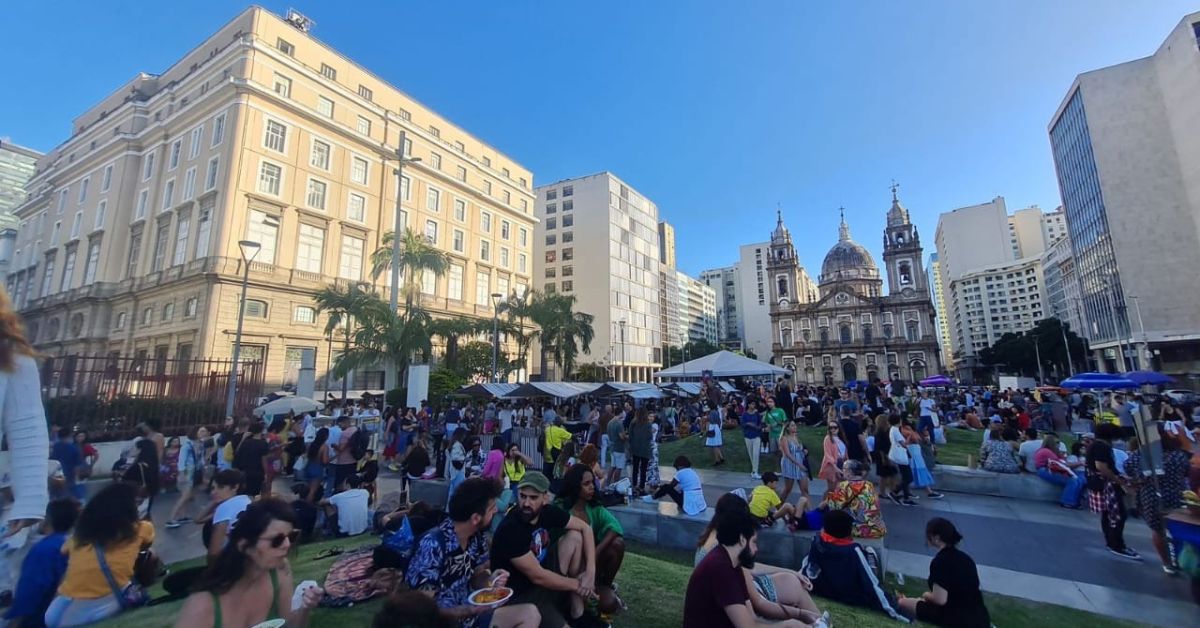 apoio à cultura pelo Banco do Brasil em evento cultural no CCBB com público reunido