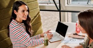 Autonomia financeira lidera prioridades das mulheres, aponta estudo