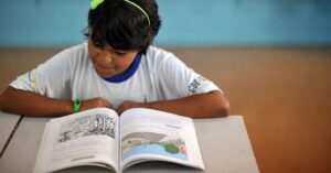 Crianças transformam histórias em animações que incentivam a escolarização feminina