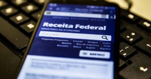 Receita simplifica Imposto de Renda 2026 com restituição automática para mais brasileiros