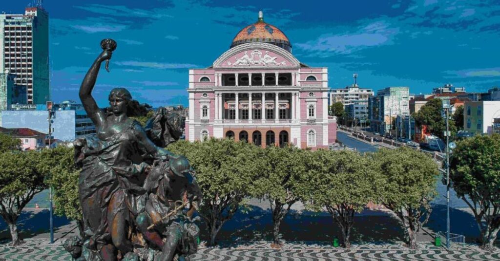 investimentos turísticos no Brasil impulsionam projetos em destinos urbanos como Manaus