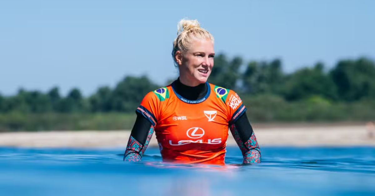 Tatiana Weston-Webb competindo no circuito mundial e debate sobre maternidade no surfe profissional