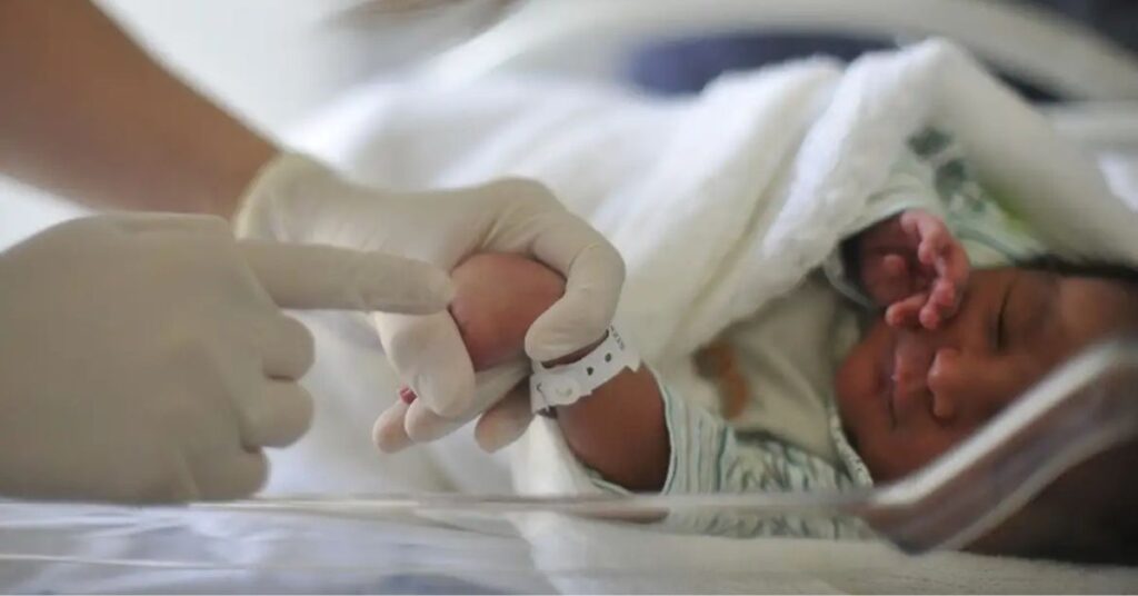 mortalidade infantil Brasil queda cuidados com recém-nascido hospital
