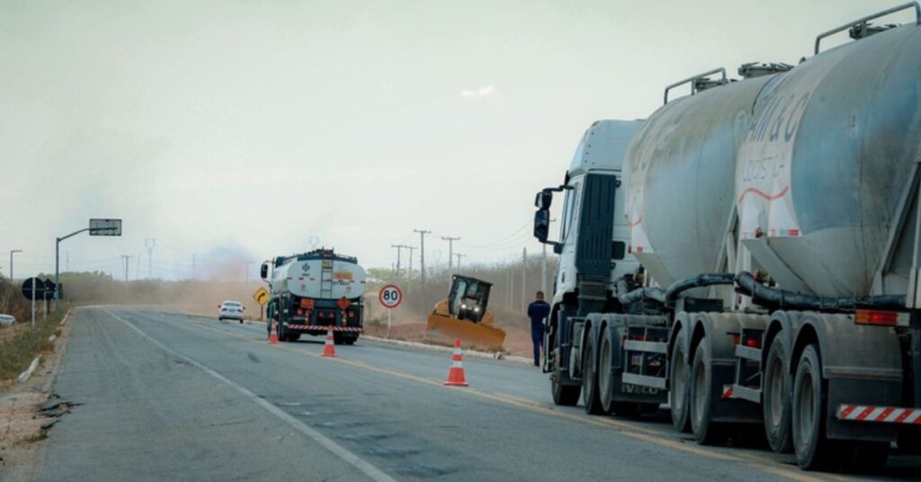 piso do frete caminhoneiros transporte rodoviário fiscalização carga estrada