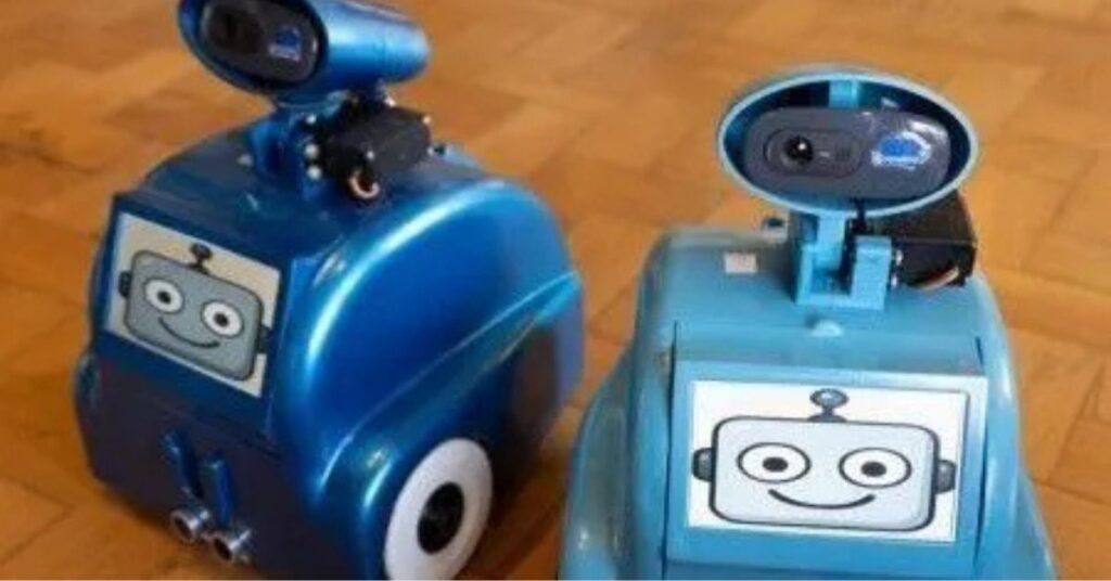 robô Titi usado em tecnologia no ensino de matemática para crianças