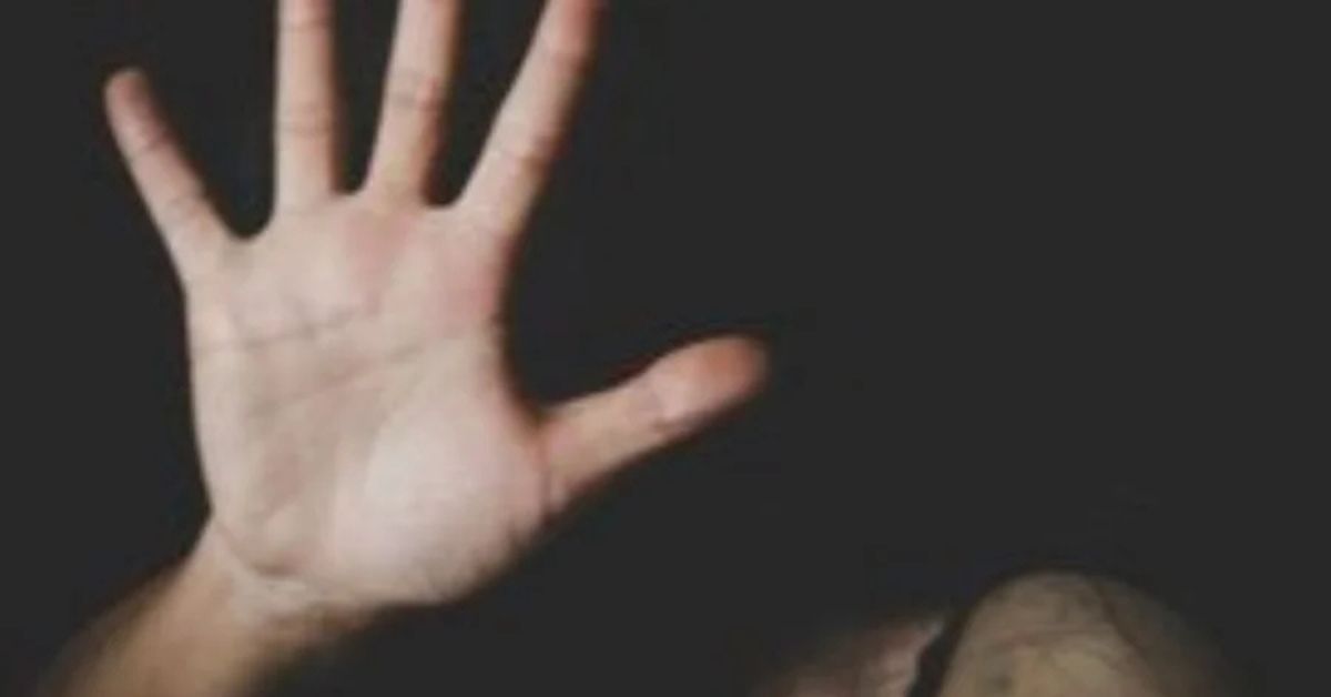 Representação de violência contra a mulher ligada à proibição de agressores em cargos públicos