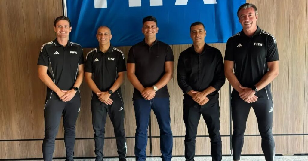 Árbitros brasileiros na Copa do Mundo 2026 reunidos após seleção da Fifa