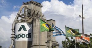 Cimento Apodi muda benefícios corporativos com uso de dados e impacta trabalhadores