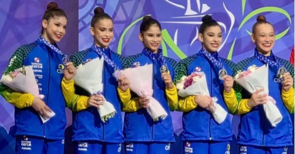 Seleção brasileira de ginástica rítmica com medalhas na Copa do Mundo em Tashkent