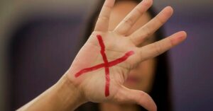 Leis de proteção a mulher avançam e passam a punir violência vicária