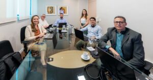 Workshop da FIEC orienta empresas a prevenir riscos psicossociais no trabalho