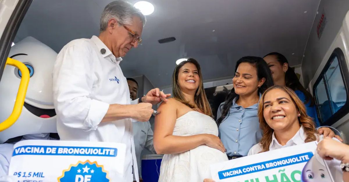 Brasil vacina 1 milhão de gestantes contra bronquiolite no SUS para proteger bebês do VSR