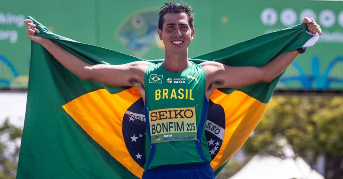 Caio Bonfim celebra resultado pela seleção brasileira de atletismo após conquistar bronze e reforçar o protagonismo do Brasil na marcha atlética mundial