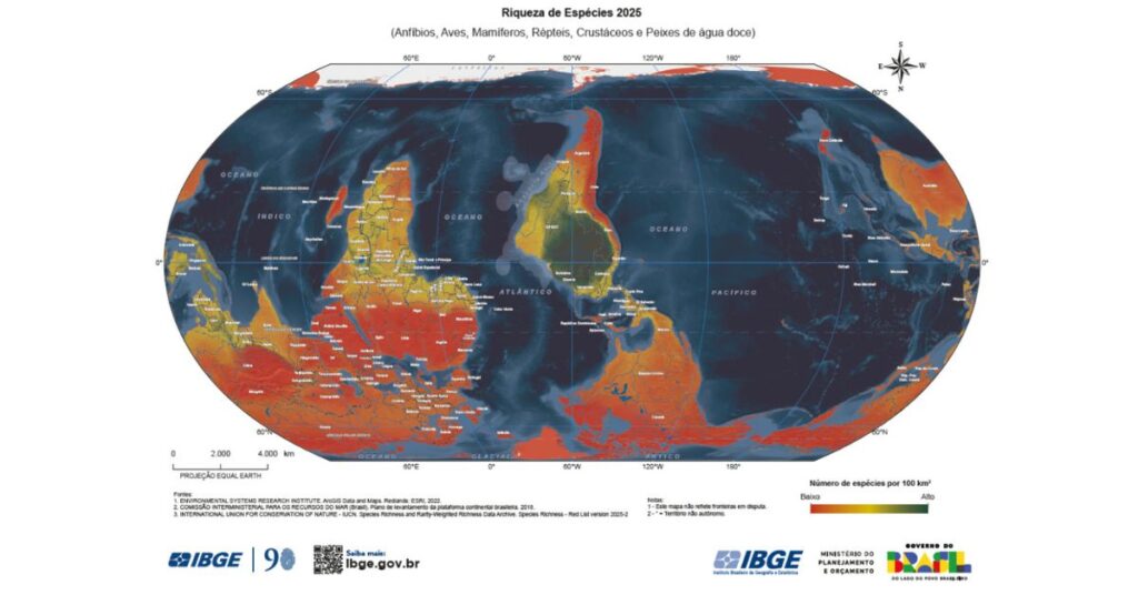 Mapa-múndi invertido IBGE mostra Brasil no centro da biodiversidade global em 2025