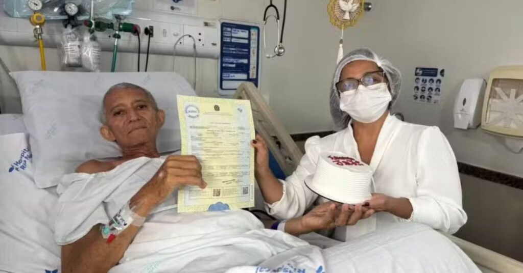 Paciente com câncer se casa em hospital durante tratamento e cerimônia ajuda no estado emocional