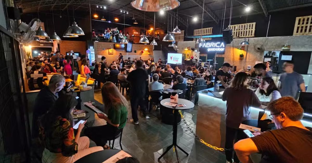 Pint of Science Fortaleza promove debates da Unifor sobre saúde e ciência acessível em bares da capital cearense