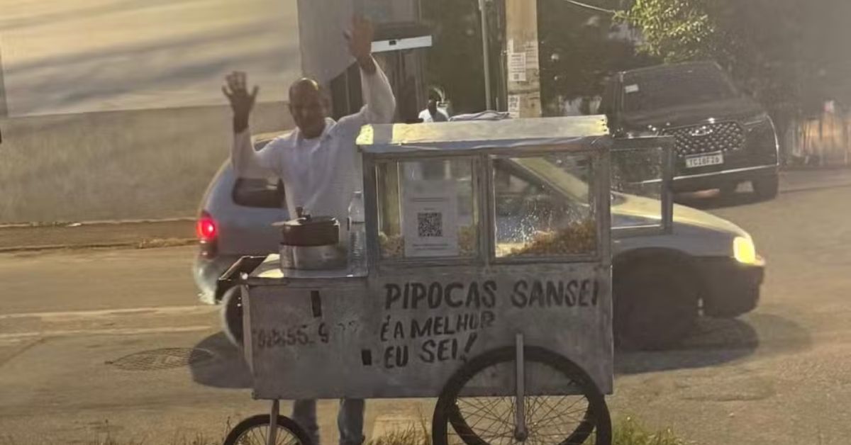 Pipoqueiro devolve PIX enviado por engano em Divinópolis após cliente transferir valor maior por acidente