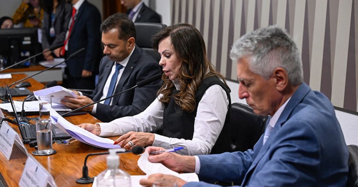 Câmara dos Deputados aprova piso dos professores 2026 com reajuste salarial para educação básica