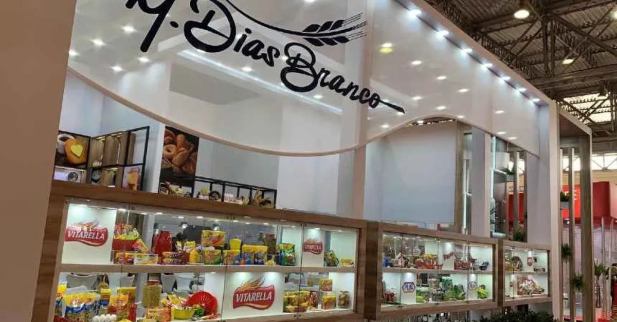 Programas da M. Dias Branco apresentados em estande institucional da empresa durante evento do setor alimentício