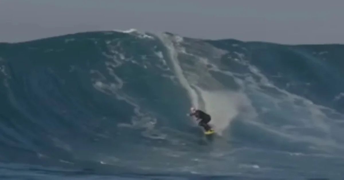 Michaela Fregonese durante recorde de onda surfada em Jaguaruna, Santa Catarina