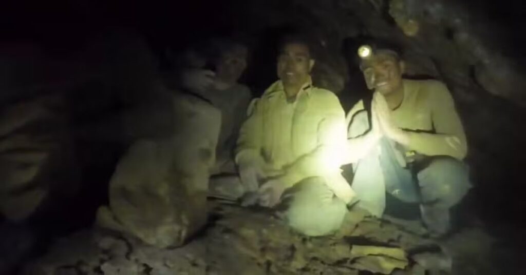 Sobreviventes em caverna no Laos são encontrados após sete dias presos em área inundada