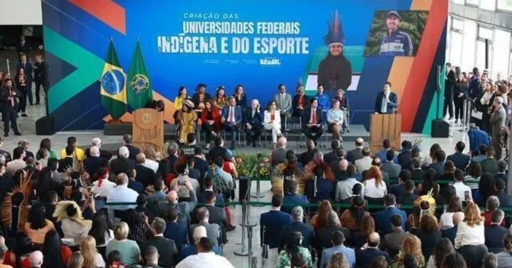 Evento do governo federal sobre a criação da Universidade Federal Indígena e da Universidade do Esporte em Brasília