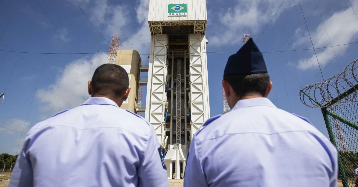 Estrutura do Centro de Lançamento de Alcântara, principal ativo da base espacial brasileira, durante operação da Força Aérea Brasileira no Maranhão.