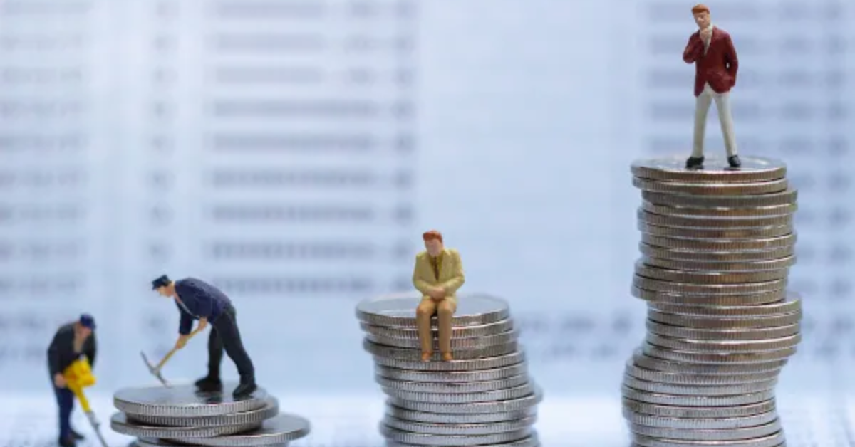 Levantamento mostra que as classes D e E encolhem para 19,4% da população brasileira, o menor índice registrado desde 2012.