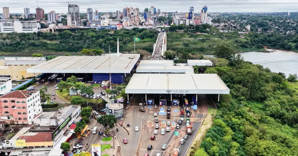 Posto de fiscalização em região de fronteira entre países sul-americanos, área estratégica para o combate a crimes ambientais nas fronteiras e cooperação internacional de segurança.