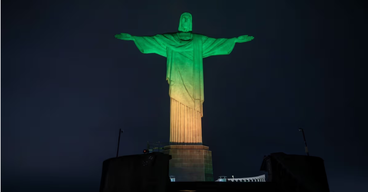 A iluminação especial do Cristo Redentor integrou as ações promovidas para celebrar um ano até a abertura da Copa do Mundo Feminina no Brasil.