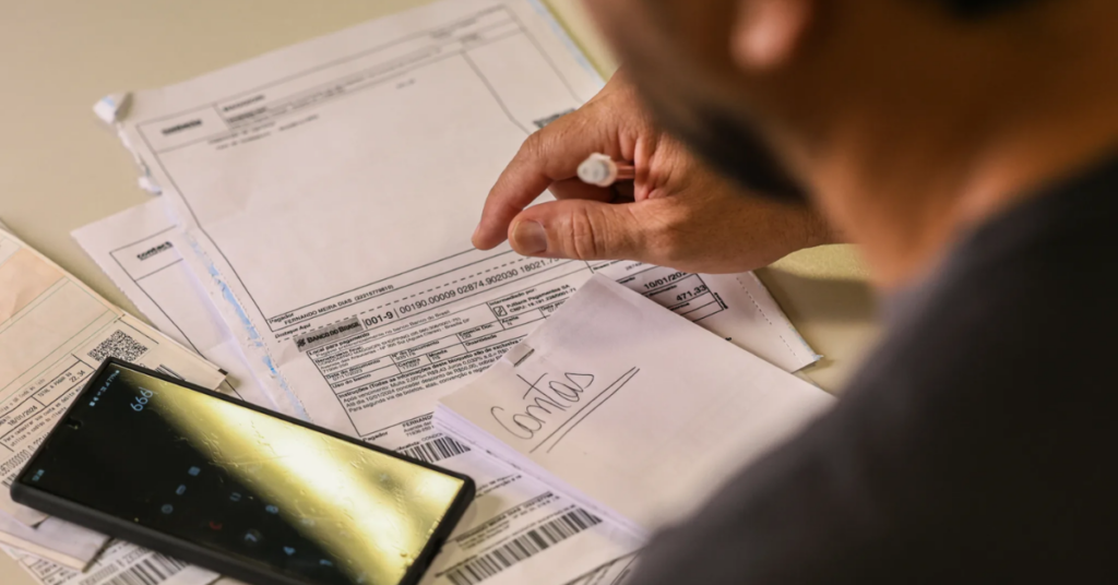 Desenrola Adimplentes cria uma nova linha de crédito para trabalhadores informais que mantêm os pagamentos em dia, com juros limitados a 1,99% ao mês.