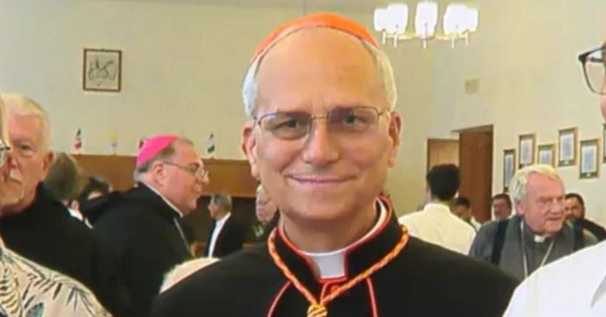 Papa Leão XIV durante encontro oficial da Igreja Católica; doação do Papa à Venezuela marca o início da ajuda humanitária às vítimas dos terremotos.