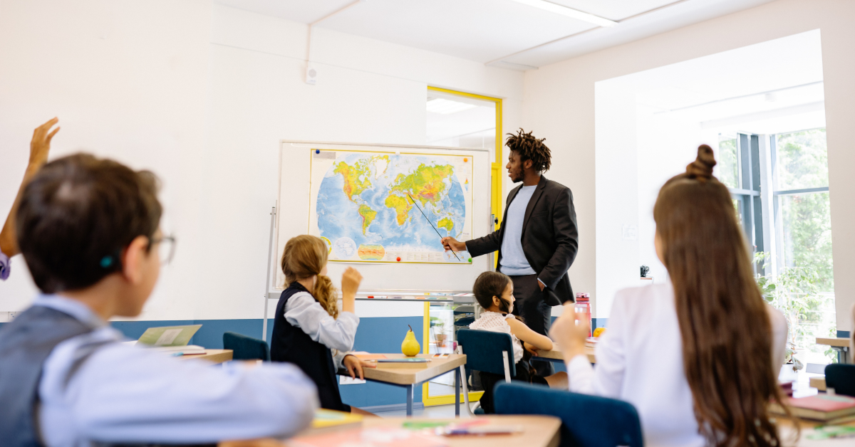 Educação política e cidadania poderão passar a fazer parte da formação de estudantes da educação básica em todo o país.