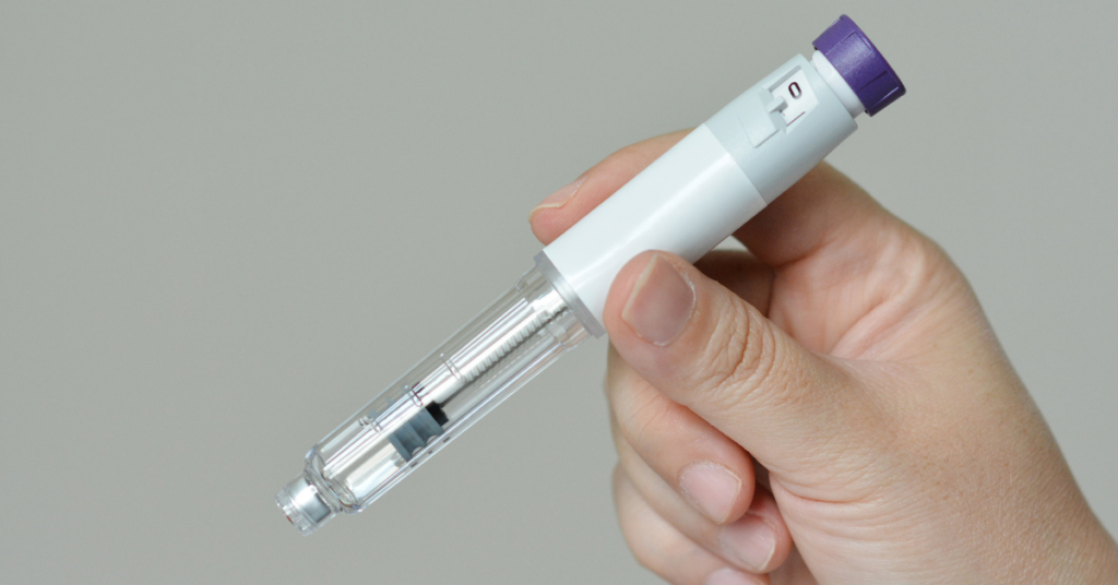 Classe do Ozempic apresentou associação com redução de overdoses, hospitalizações e transtornos ligados ao uso de álcool, cigarro e outras drogas em novo estudo.