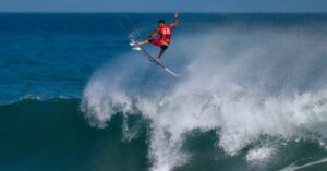 Nova geração do surfe leva Brasil às quartas e garante semifinalista na WSL