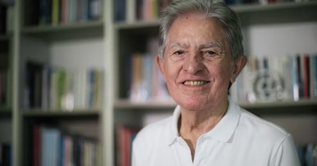 Oto de Sá começou a dar aulas de matemática aos 18 anos e construiu uma trajetória que deu origem a um dos maiores grupos educacionais do Brasil.