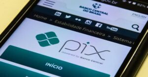 Pix por aproximação mostra saldo antes da compra e evita pagamentos recusados