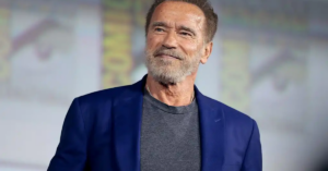 Arnold Schwarzenegger chega aos 79 anos com projetos que levam educação a 150 mil jovens por ano