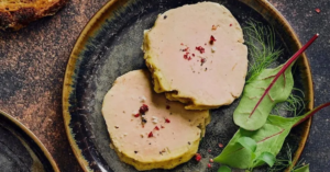 Foie gras sem alimentação forçada ganha espaço após nova lei brasileira