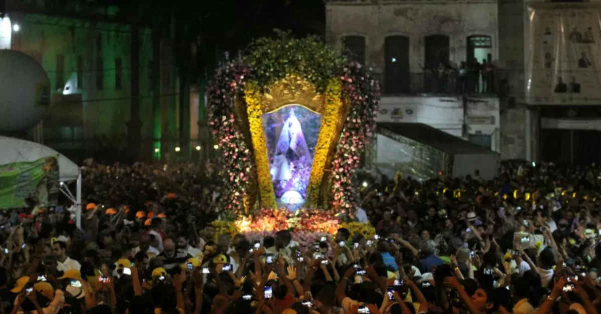 A procissão de Nossa Senhora do Carmo encerrou a 330ª edição da festa e reuniu milhares de fiéis pelas ruas do Centro do Recife. Ao longo de 11 dias, a celebração atraiu mais de 1 milhão de pessoas.