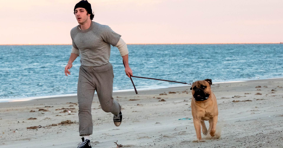 Anthony Ippolito interpreta o jovem Sylvester Stallone em Eu Sou o Rocky, filme dirigido por Peter Farrelly.