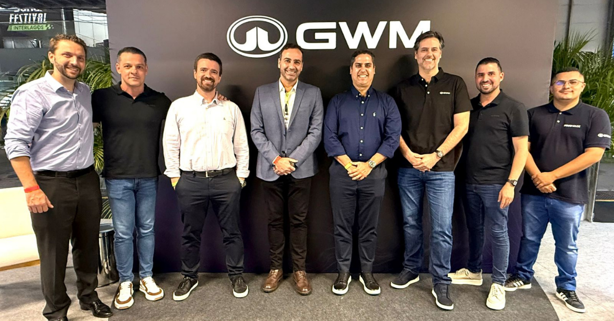 Equipe do Grupo New premiada no Desafio Interlagos GWM.