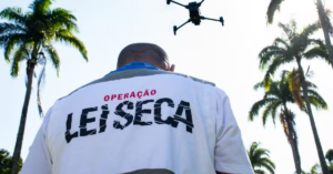 Drogômetro: quem usa canabidiol ou remédio controlado precisa levar receita no carro com a nova Lei Seca?