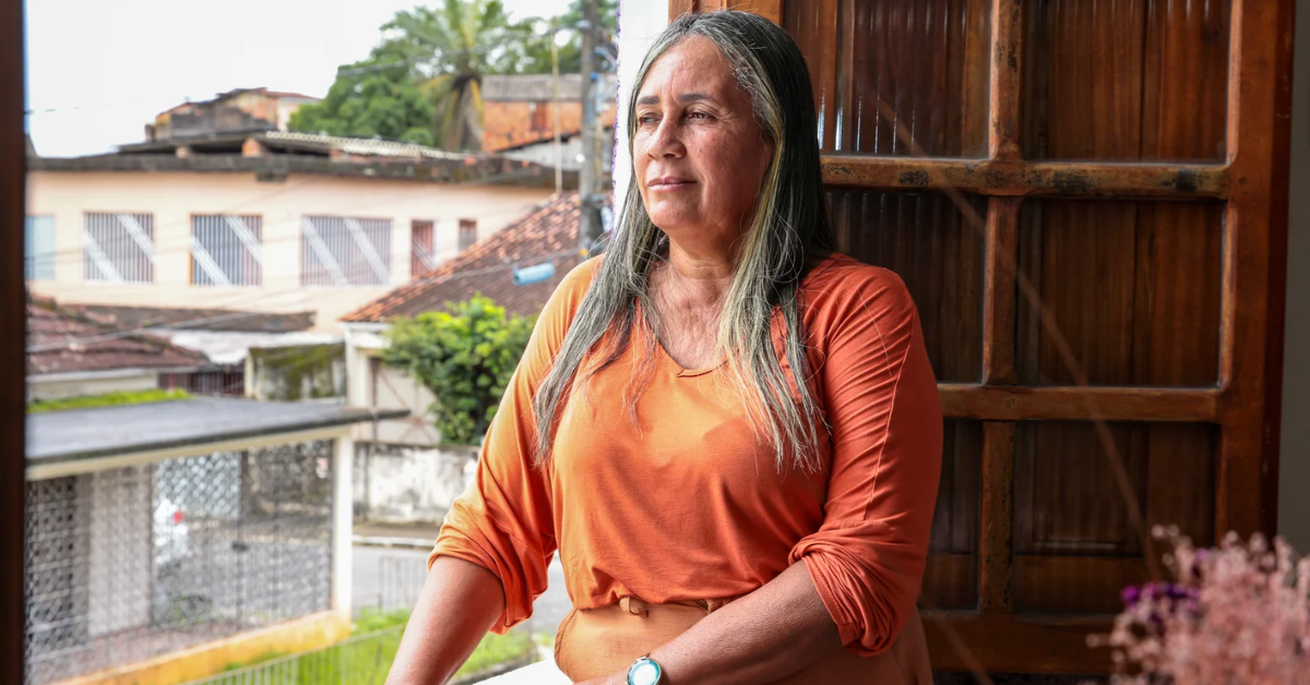 Primeira mulher protegida pela Lei Maria da Penha, Cileide Silva tornou-se símbolo da aplicação pioneira da legislação no Brasil.