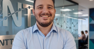 Alagoano que enxerga em “preto e branco” cria app que ajuda pessoas cegas a ter autonomia